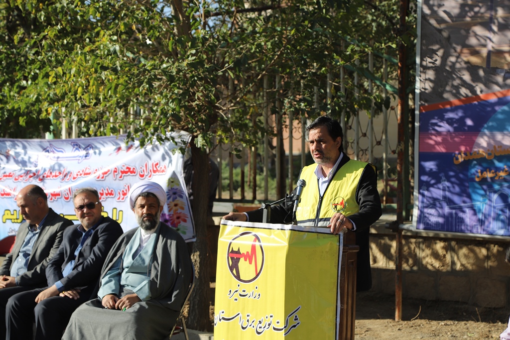 اجرای عملیات جهادی اصلاح ۲۳ کیلومتر از شبکه برق کبودراهنگ