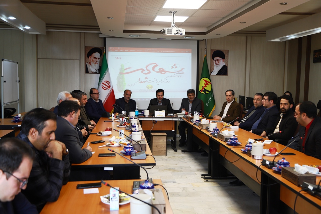 دیدار با 50 خانواده معزز شهدا در طرح سپاس شرکت توزیع برق استان همدان