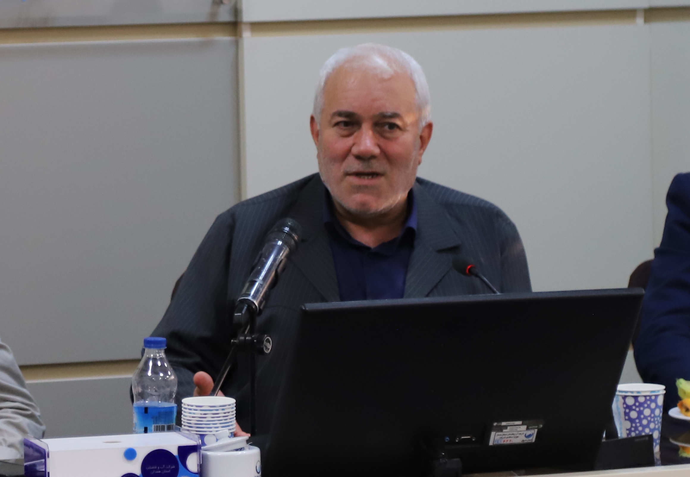 ۶۰۰ نفر از ایثارگران صنعت آب و برق همدان تبدیل وضعیت شدند