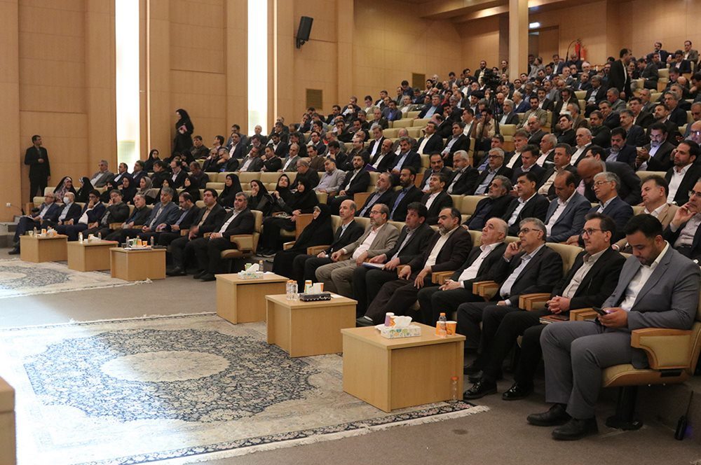 کسب رتبه برتر و شایسته تقدیر ویژه توسط شرکت توزیع برق استان همدان در پیک بار 1402