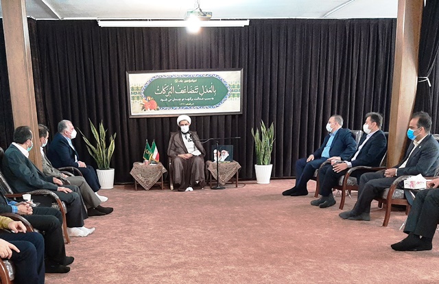 دیدار نوروزی مدیران عامل صنعت آب و برق استان با امام جمعه همدان